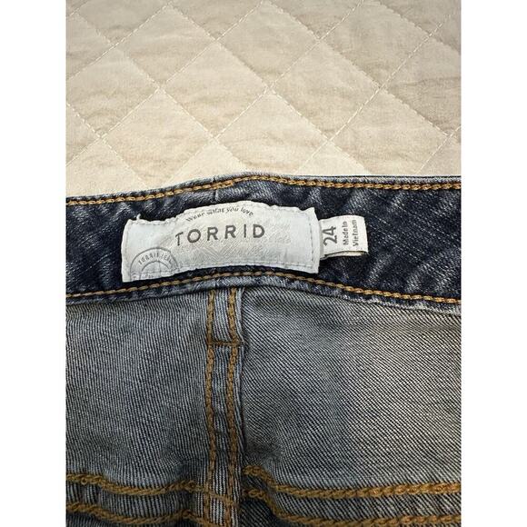 Torrid Sophia Crop Button Fly Distressed Jeans 24 - Picture 9 of 11